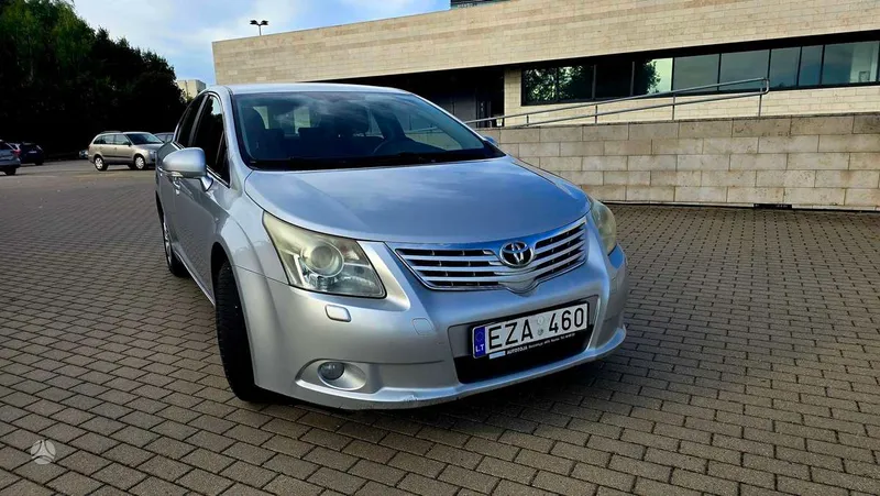 Toyota Avensis - 1