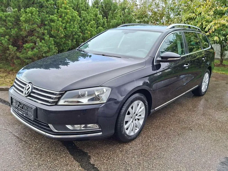 Volkswagen Passat - 1