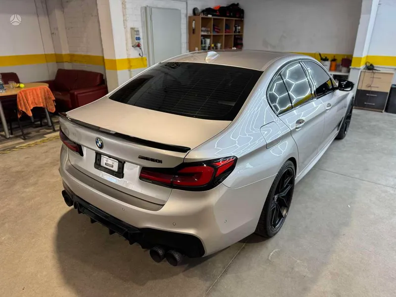BMW M550 - 1