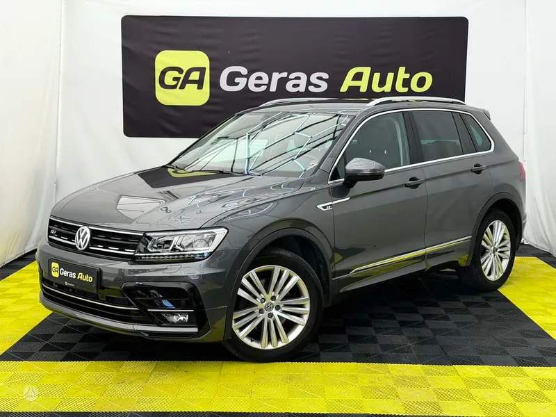Volkswagen Tiguan - 1