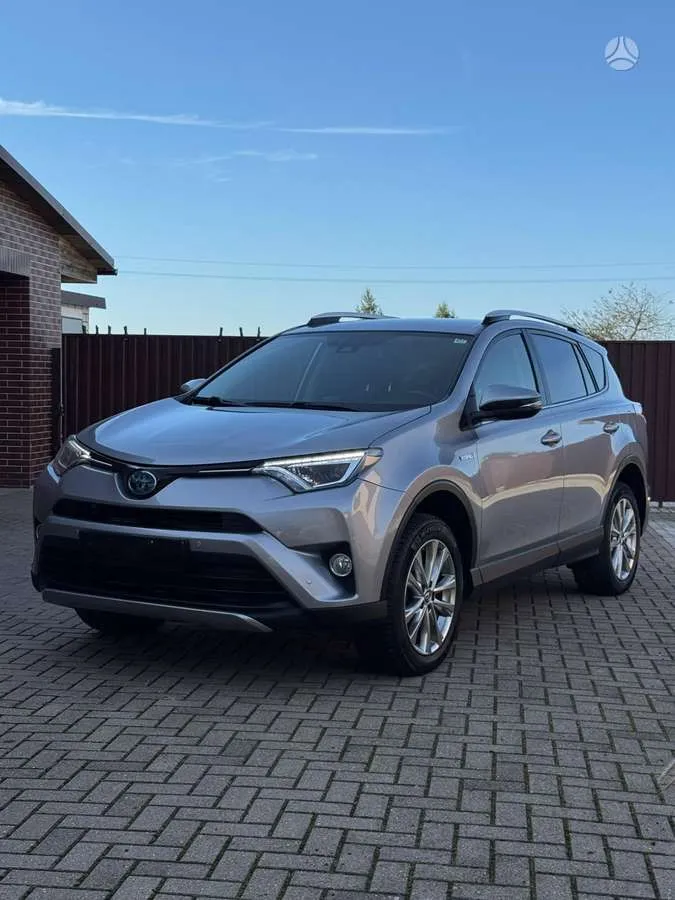 Toyota RAV4 - 1