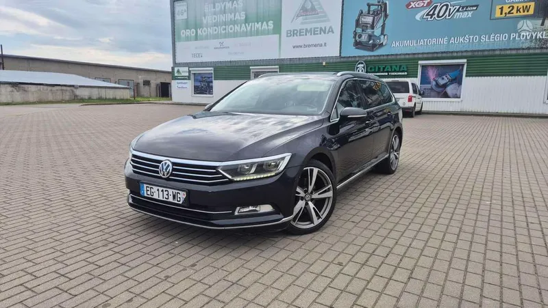 Volkswagen Passat - 1