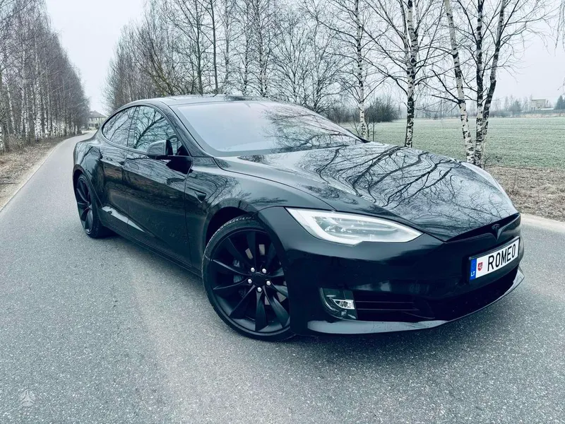 Tesla Model S - 1