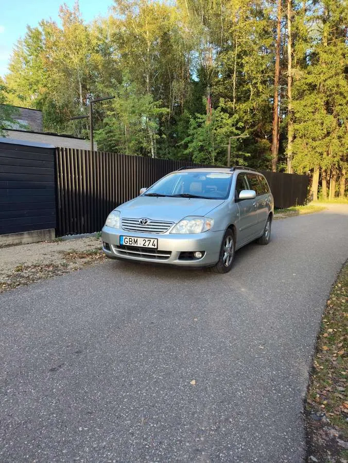 Toyota Corolla - 1