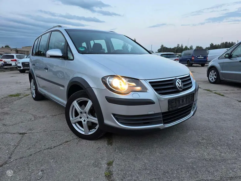 Volkswagen Cross Touran - 1