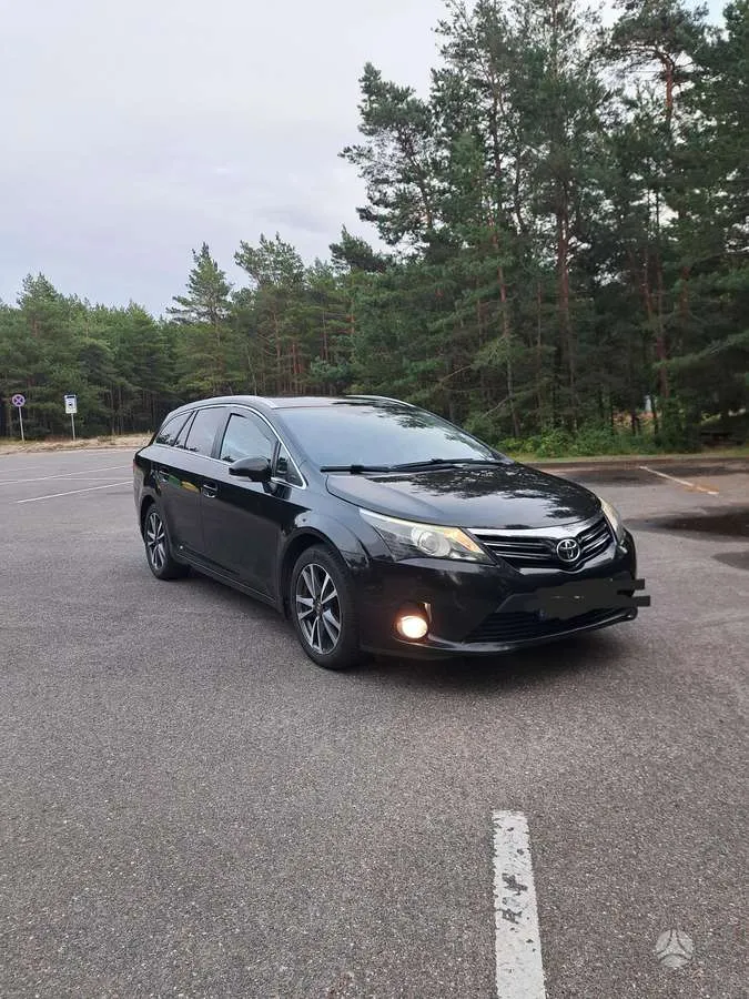 Toyota Avensis - 1