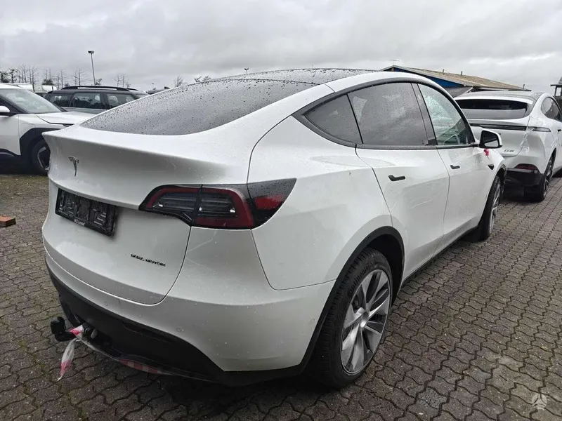 Tesla Tesla Model Y