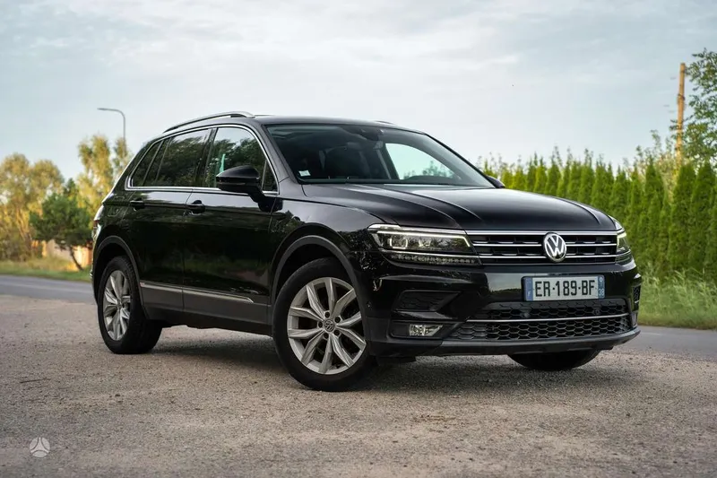 Volkswagen Tiguan - 1