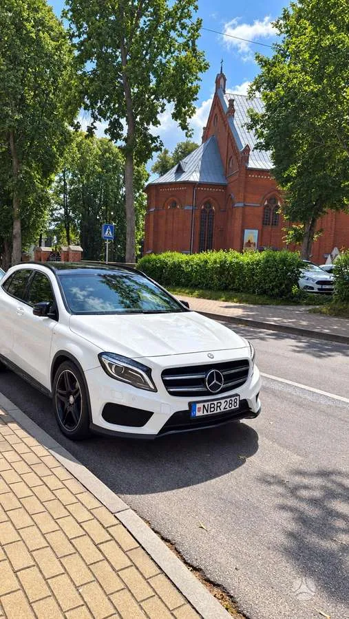 Mercedes-Benz Mercedes-Benz GLA220