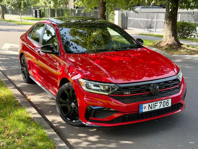 Volkswagen Jetta - 1