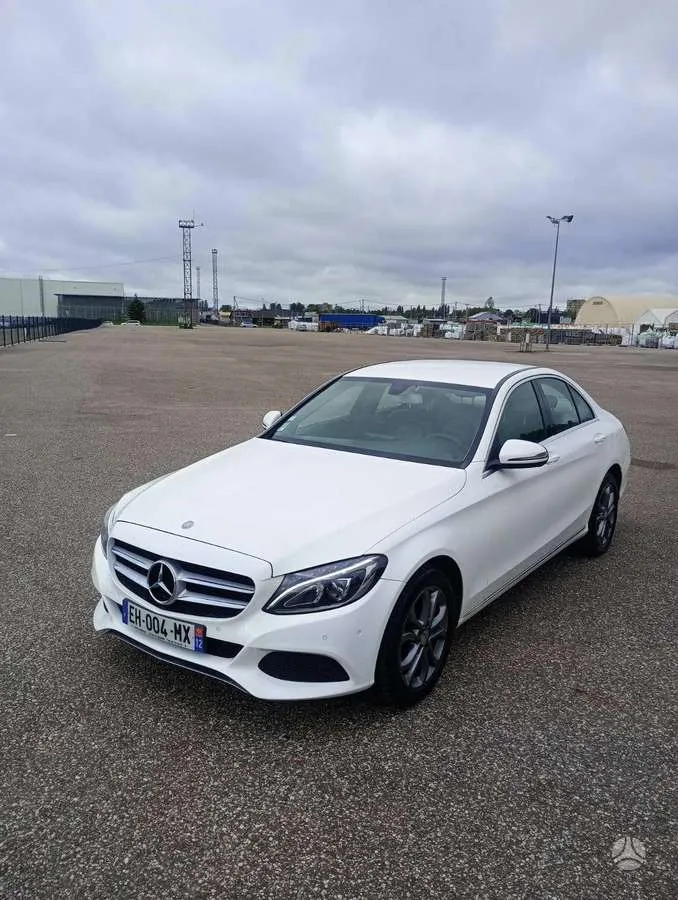 Mercedes-Benz C220