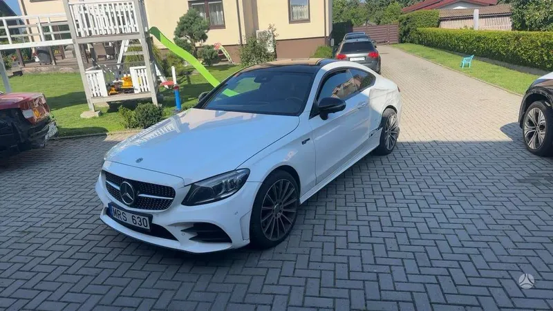 Mercedes-Benz C400
