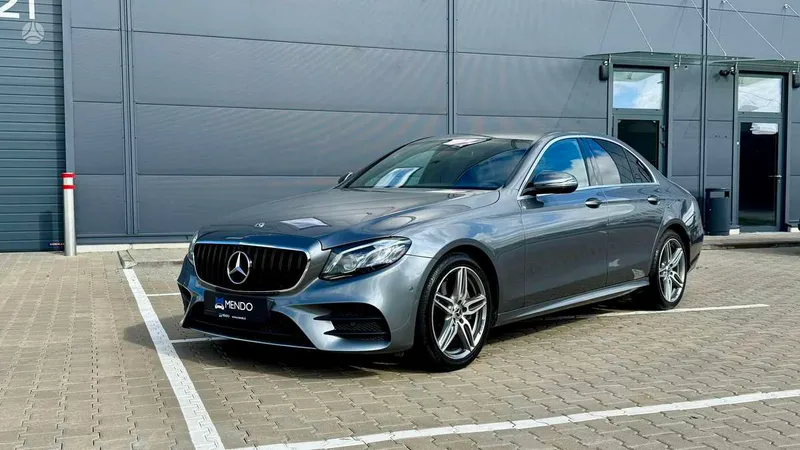 Mercedes-Benz E220 - 1