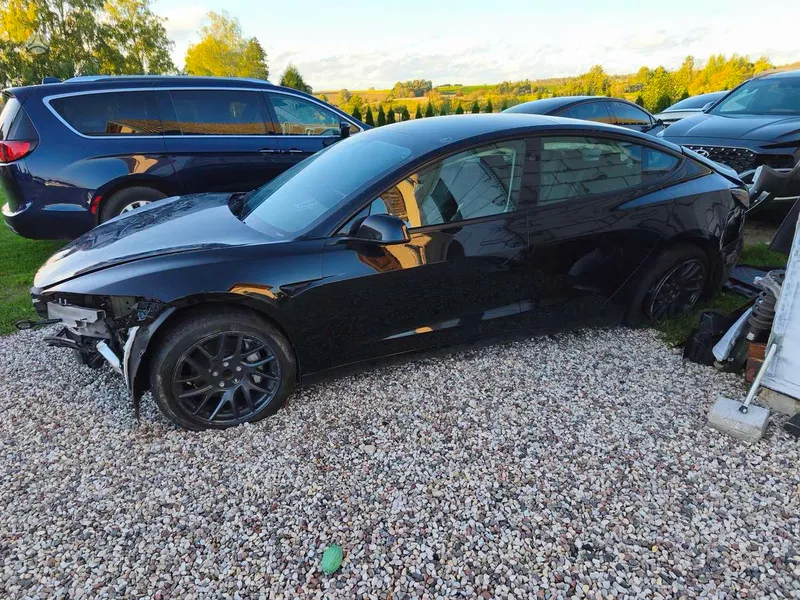 Tesla Tesla Model 3