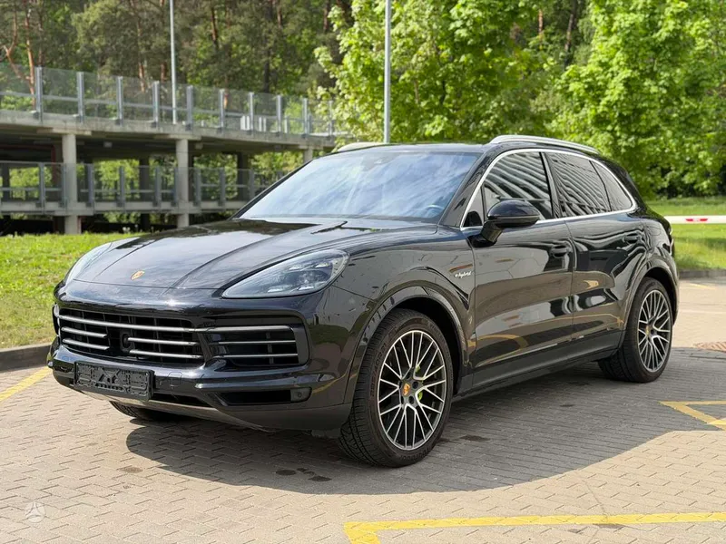 Porsche Cayenne - 1