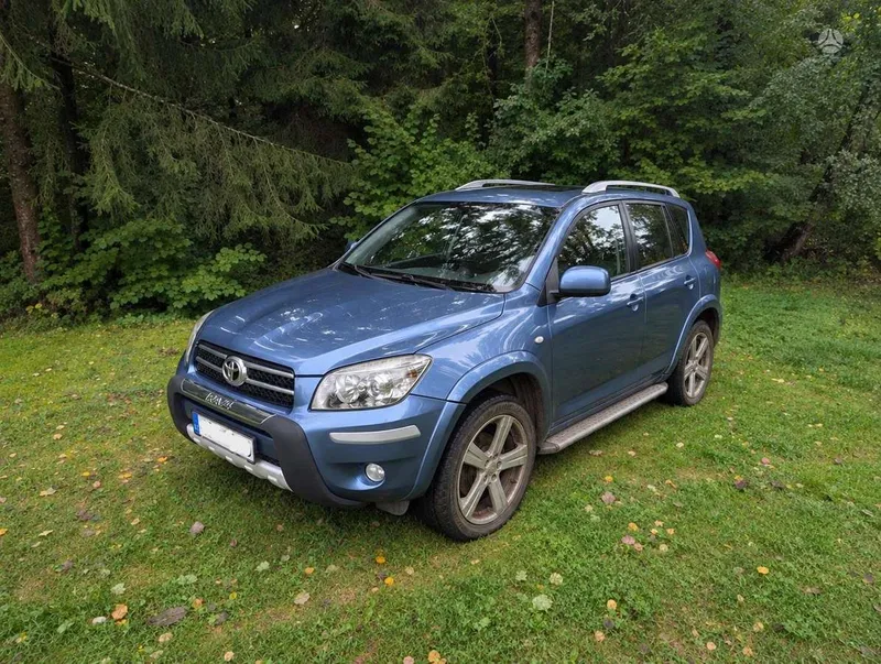 Toyota RAV4 - 1