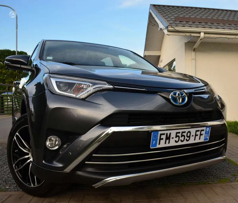 Toyota RAV4 - 1