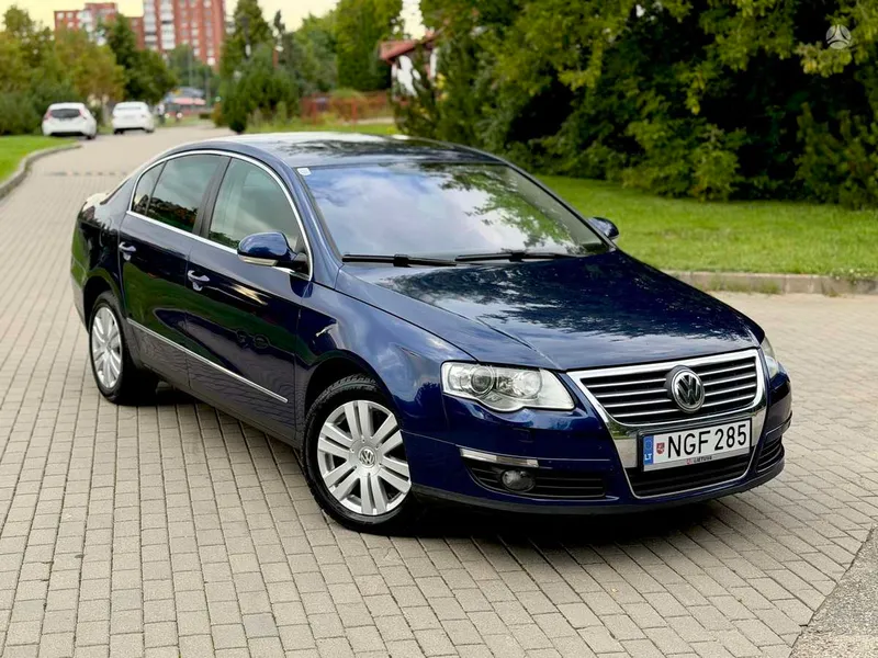 Volkswagen Passat - 1