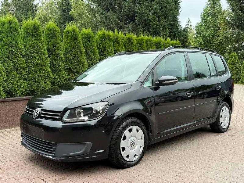 Volkswagen Touran - 1