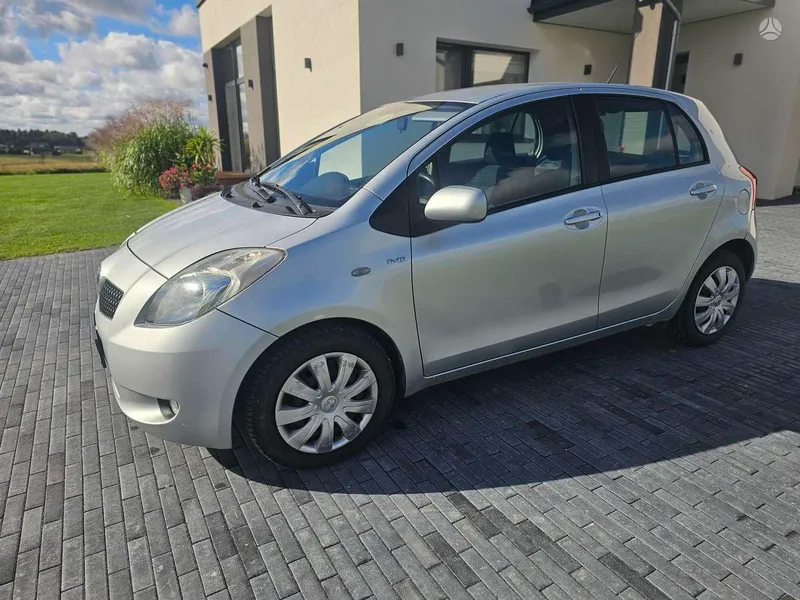 Toyota Yaris - 1