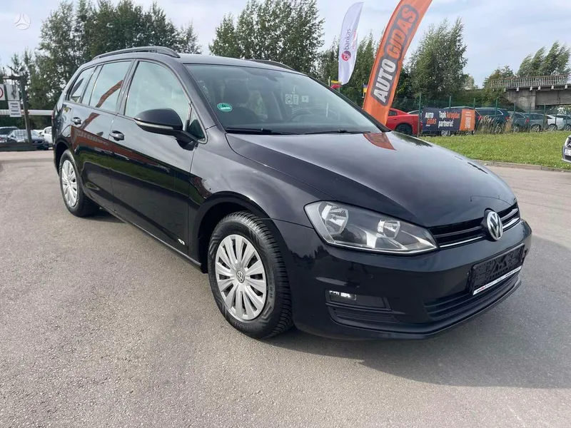 Volkswagen Golf - 1