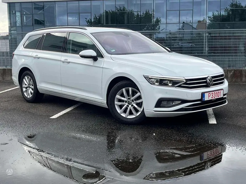 Volkswagen Passat - 1