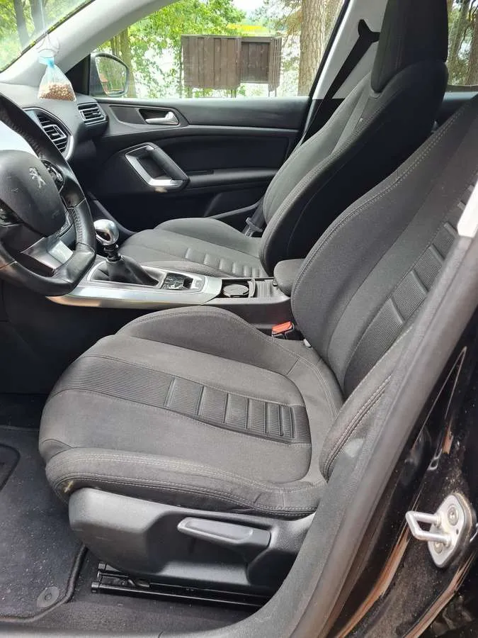 Peugeot 308 - 1