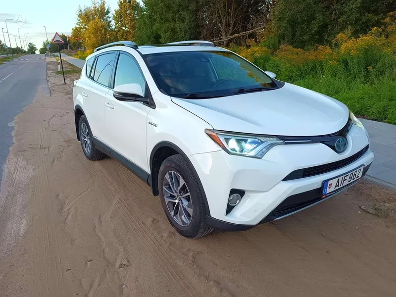 Toyota RAV4 - 1