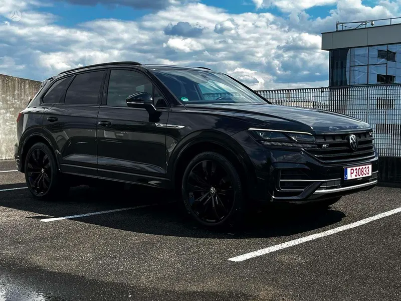 Volkswagen Touareg - 1
