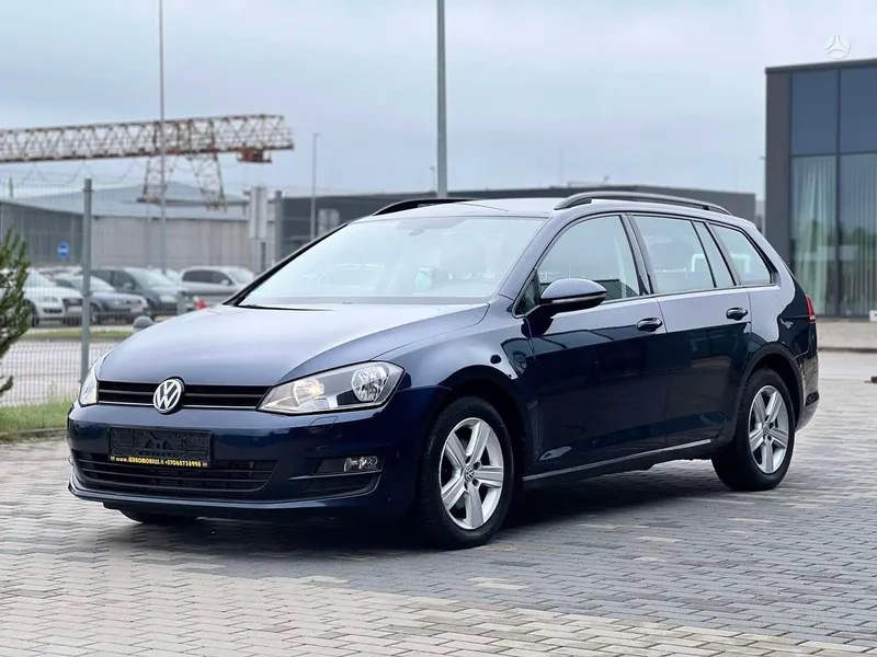 Volkswagen Golf - 1