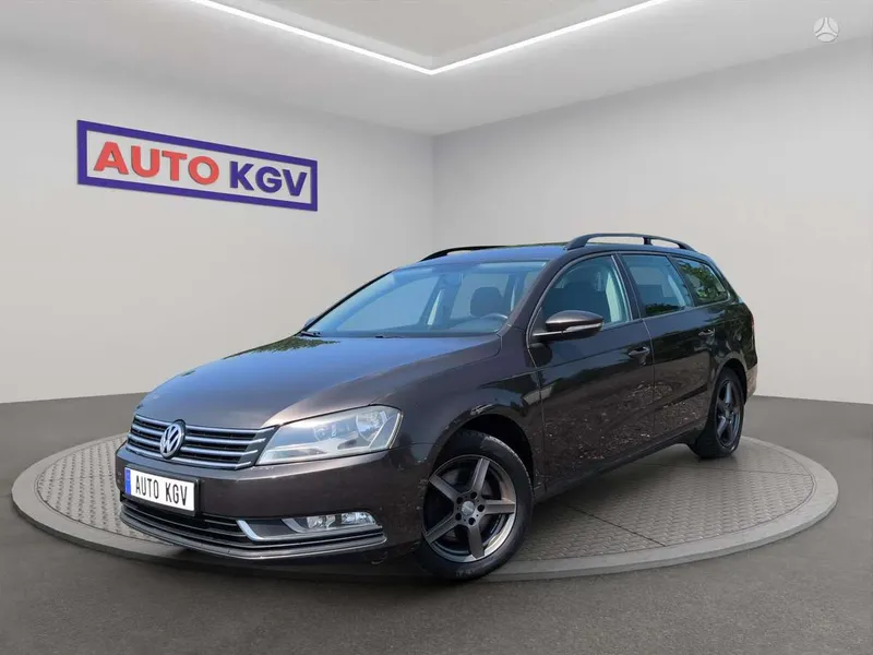 Volkswagen Passat - 1