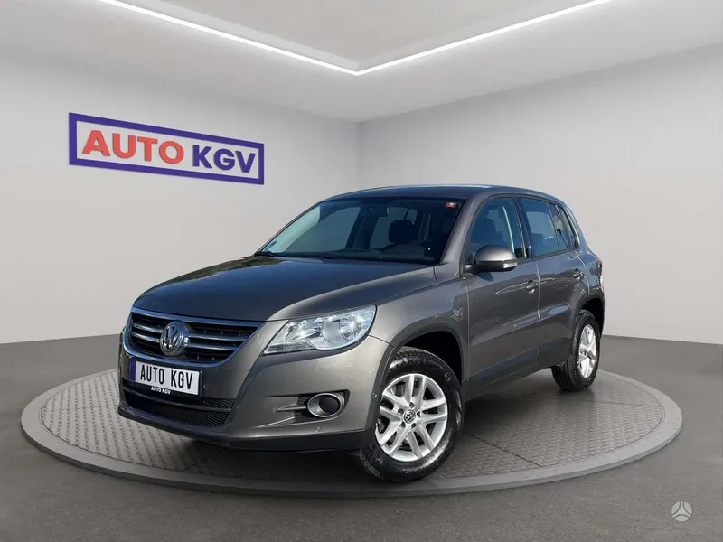 Volkswagen Tiguan - 1