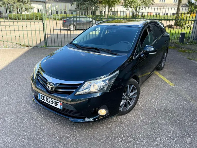 Toyota Avensis - 1