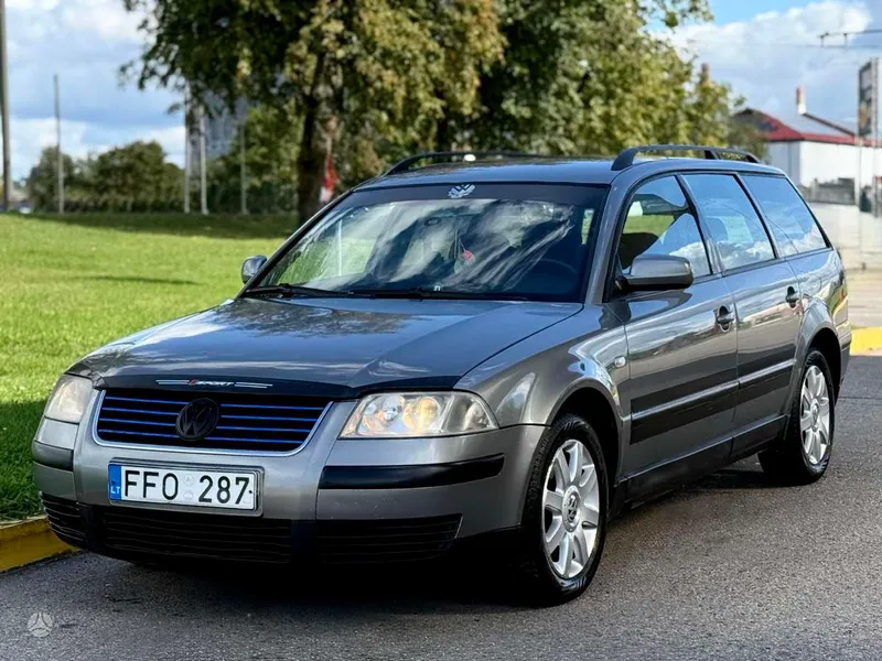 Volkswagen Passat - 1