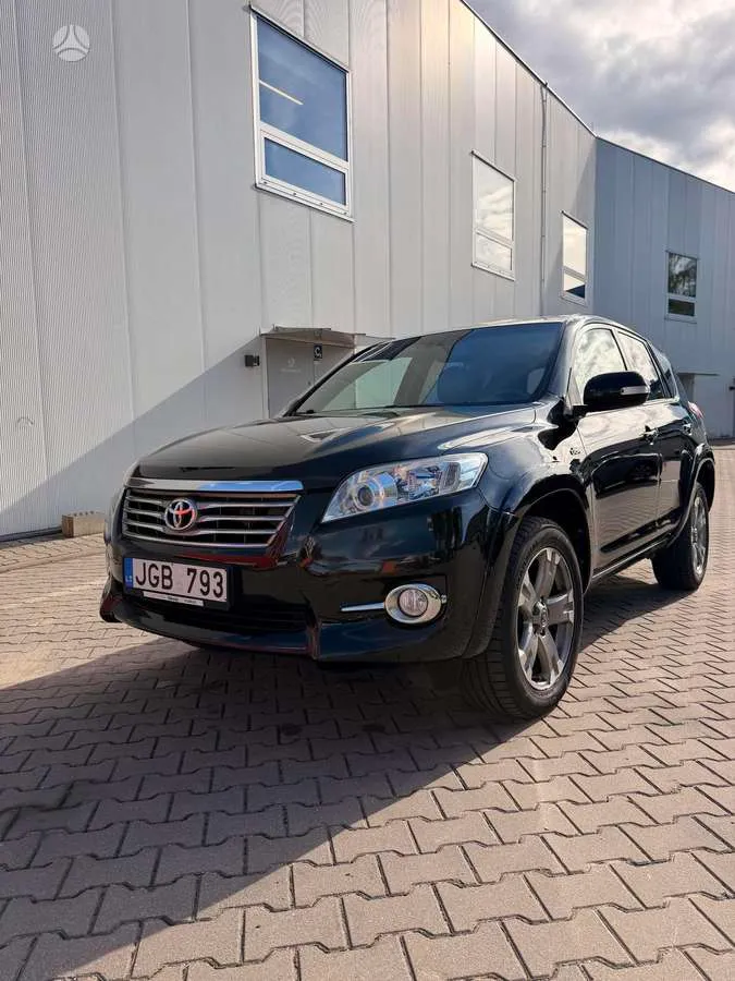 Toyota RAV4 - 1