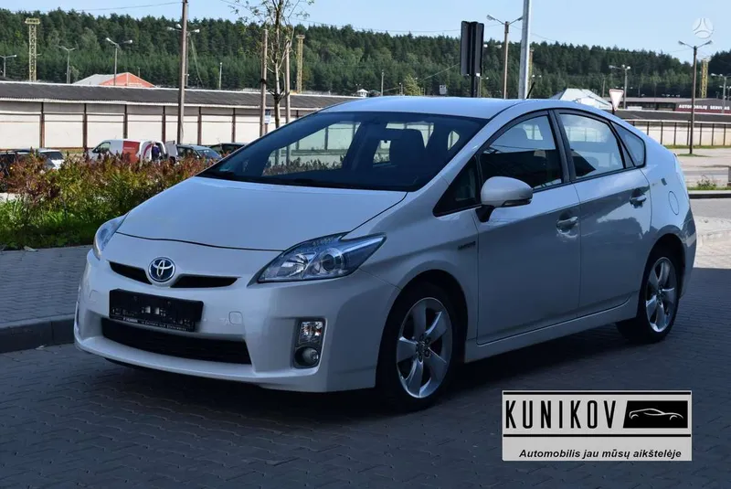 Toyota Prius - 1