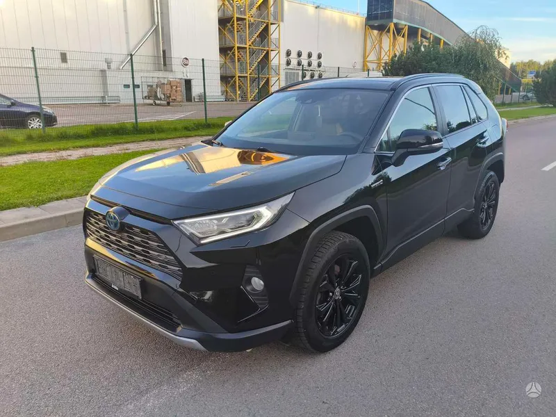 Toyota RAV4 - 1