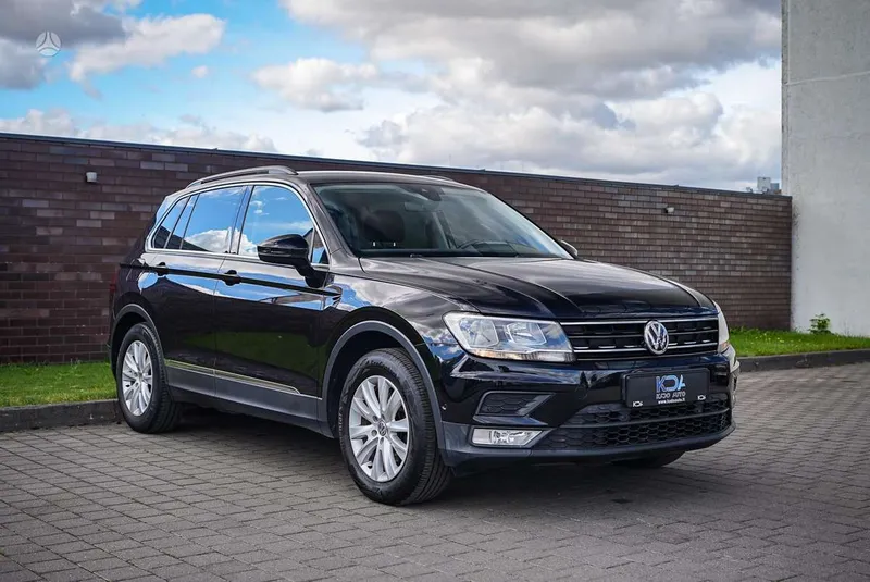 Volkswagen Tiguan - 1