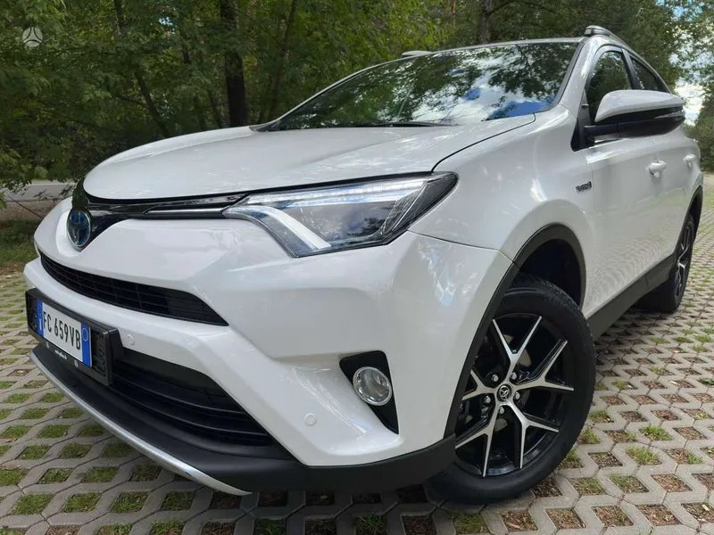 Toyota RAV4 - 1