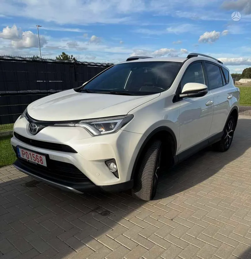 Toyota RAV4 - 1