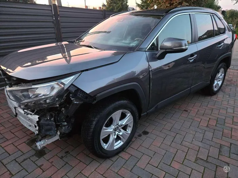 Toyota RAV4 - 1