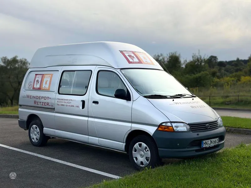 Toyota Hiace - 1