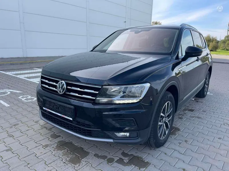 Volkswagen Tiguan - 1