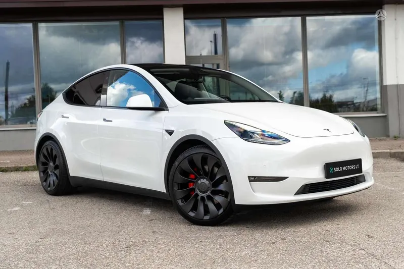 Tesla Model Y - 1
