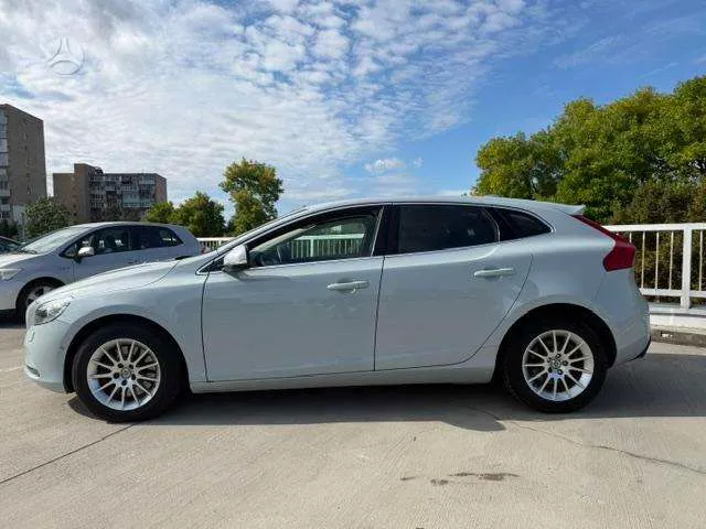 Volvo Volvo V40