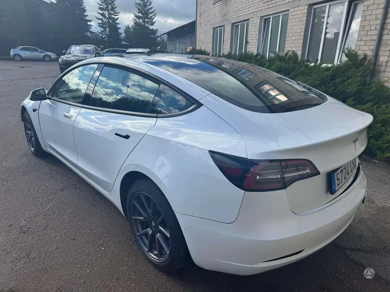 Tesla Tesla Model 3