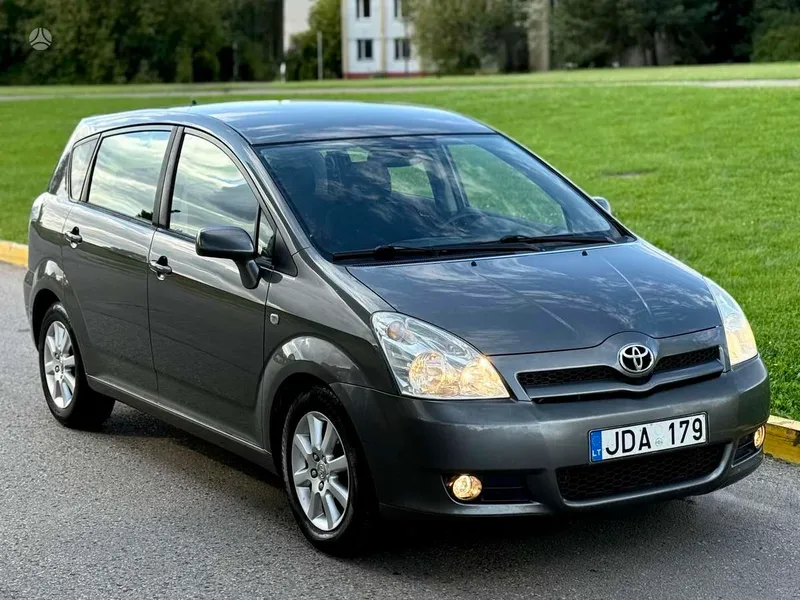 Toyota Corolla Verso - 1