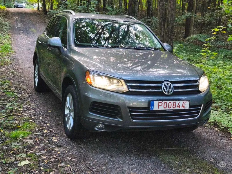 Volkswagen Touareg - 1