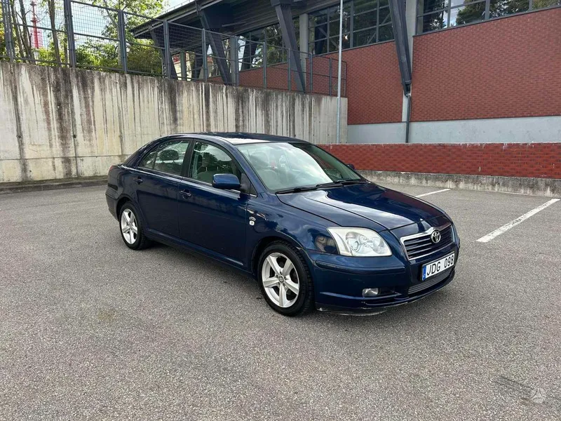 Toyota Avensis - 1