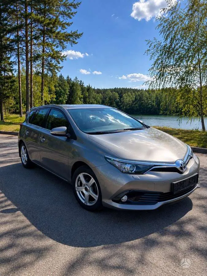 Toyota Auris - 1